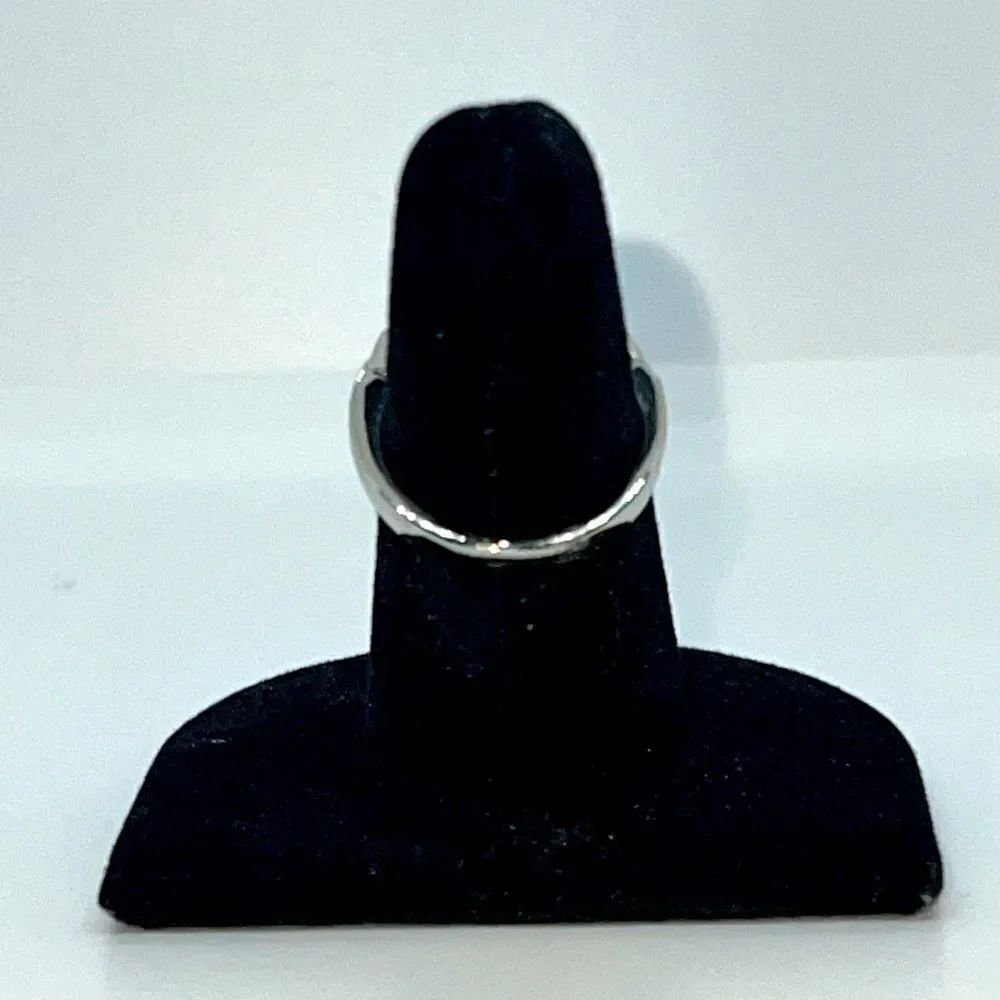 Beautiful Silver Stone Ring - Picture 4 of 7